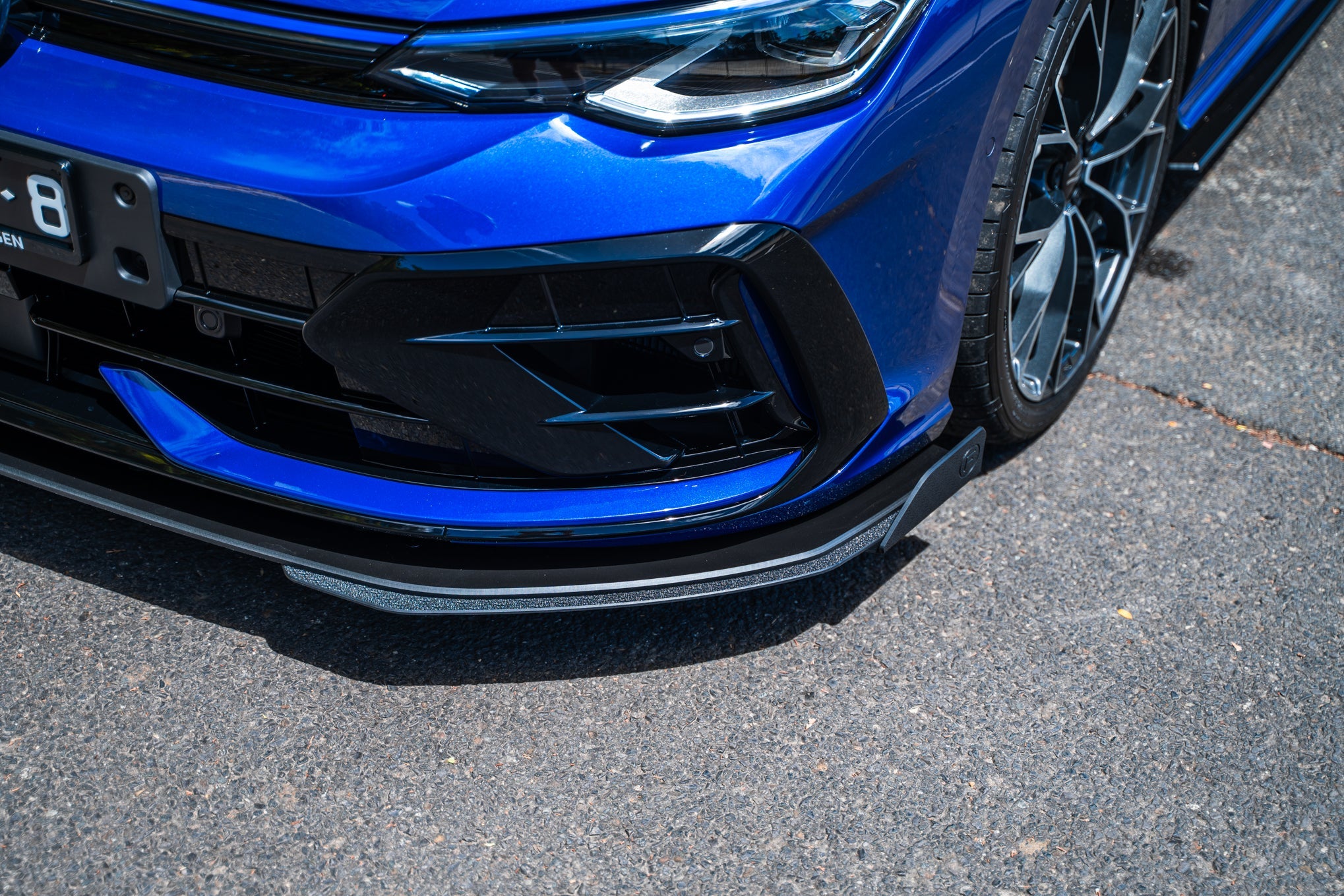 Flow Design MK8.5 Golf R Chassis Mounted Front Lip Splitter